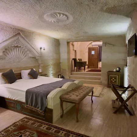 Goereme Rock Cave * Çavuşin
